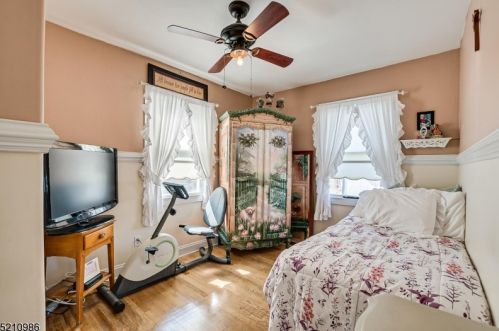 112 20th Ave, Manville NJ  08835-1640 exterior