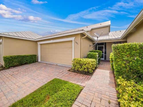 10491 West Park Ave, Fort Pierce, FL 34987-2803