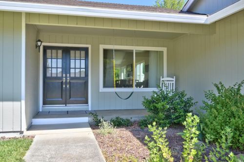 240 Oak Shadow Dr, Santa Rosa, CA 95409-6225
