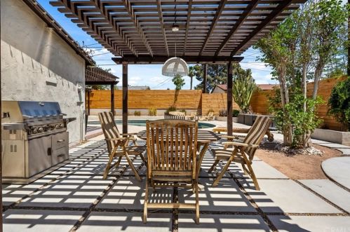 46500 Cameo Palms Dr, La Quinta CA  92253-2016 exterior