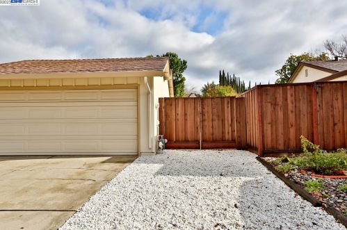 910 Del Norte Dr, Livermore, CA 94551-1663
