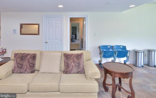 116 Osborne Cir, Kennett Sq PA  19348-1910 exterior