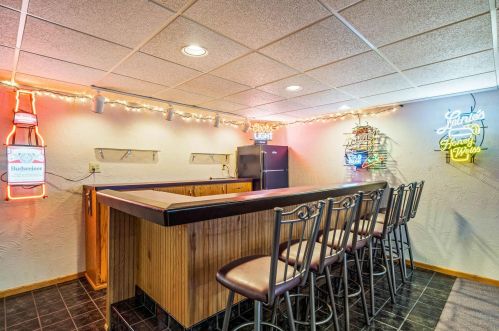 12890 Scarborough Ct, Waukesha WI  53151-6128 exterior