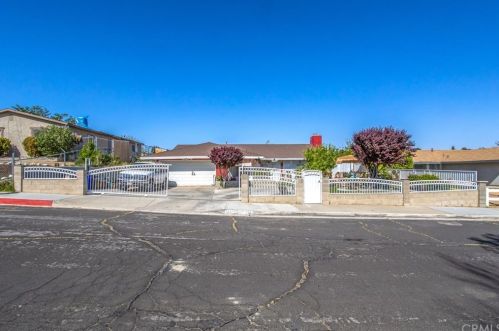 14409 Cactus Dr, Victorville, CA 92395-4554