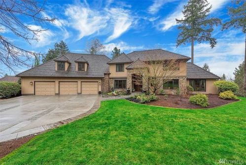 3535 207 Ave, Redmond WA  98074-6916 exterior