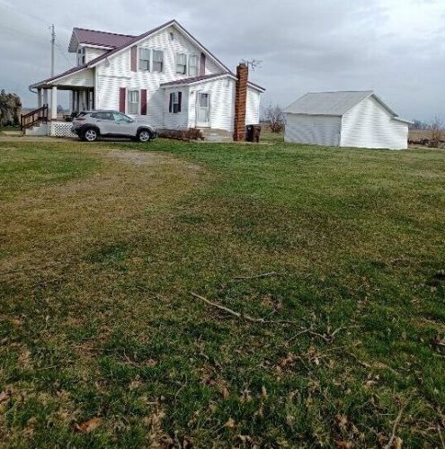 4868 Lewis Rd, Bloomingburg, OH 43106-9706