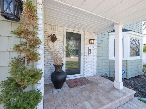 62 Whitson Rd, Huntington Station, NY 11746-2754