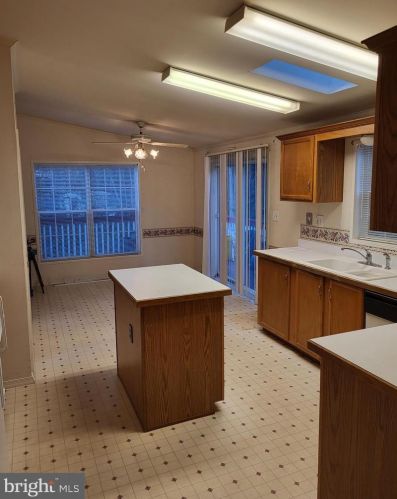 28 Shenandoah Dr, Erial NJ 08081-5217 exterior