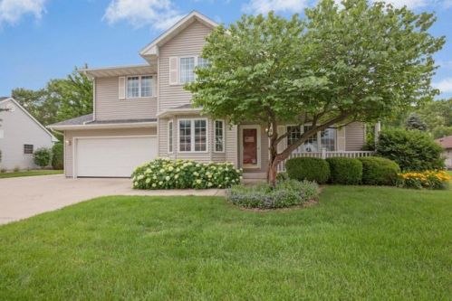 310 Crystal St, Ames, IA 50010-8490