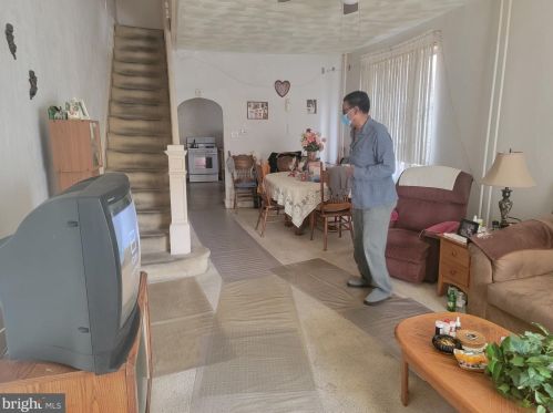 1263 Chase St, Camden NJ  08104-3505 exterior