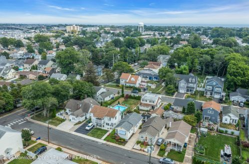 1604 Maplewood Rd, Belmar NJ 07719-3151 exterior