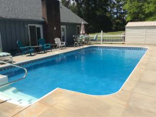 1007 White Oak Dr, Anderson SC  29621-4454 exterior