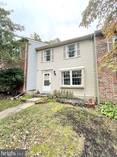 8079 Donegal Ln, Springfield VA  22153-2363 exterior