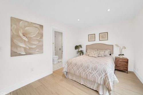 10071 Cliff Dr, Huntington Beach CA  92646-6604 exterior