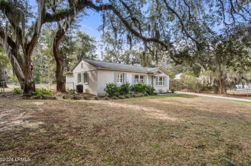 1902 Park Ave, Beaufort SC  29902-3816 exterior