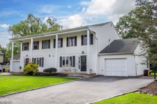 13 Patania Ct, Lincoln Park, NJ 07035-1206