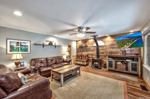 1212 Tata Ln, South Lake Tahoe, CA 96150-3619