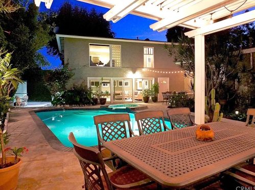 6520 Rosebay St, Long Beach CA  90808-4057 exterior