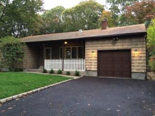 111 Whitman Ave, Islip Manor, NY 11751-1409