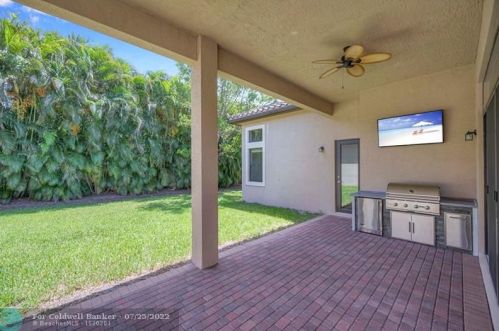 8178 Hutchinson Ct, Delray Beach FL  33446-5679 exterior