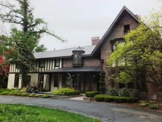 702 Longmeadow St, Springfield MA  01106-2245 exterior