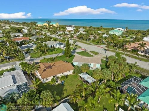 1931 Cypress Ave, Fort Pierce FL  34949-3408 exterior