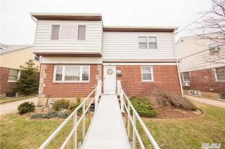2922 Eastern Blvd, North Baldwin NY  11510-4410 exterior
