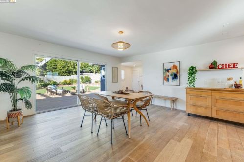 8410 Aster Ave, Oakland CA  94605-4104 exterior