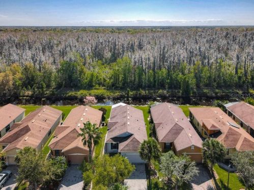 688 Grand Canal Dr, Kissimmee FL 34759-4345 exterior