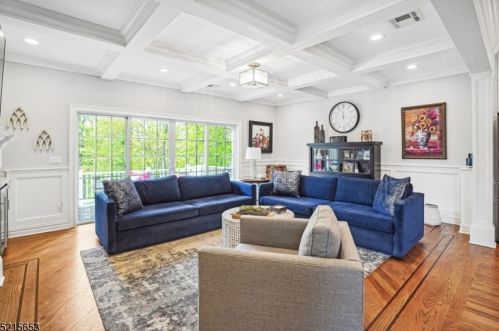 44 Meyersville Rd, Chatham Township, NJ 07928-1128