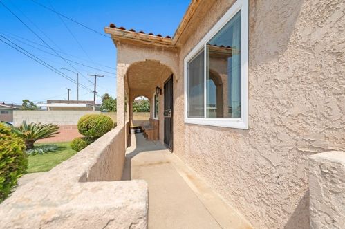 2374 Adriatic Ave, Long Beach, CA 90810-3349