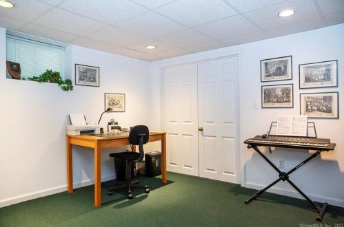 16 Visconti St, Norwalk CT  06851-4033 exterior