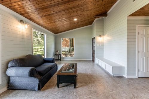 227 Sassafras Dr, Chita TX  75862-6812 exterior