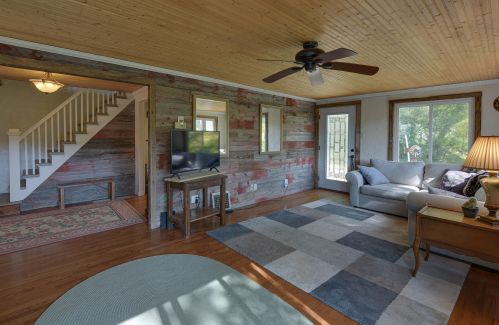 1443 Lake Dr, Hubertus, WI 53033-9753