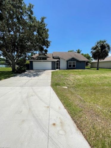 1110 10th Ln, Cape Coral, FL 33909-1541