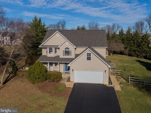 292 Fairview Dr, Charles Town, WV 25414-3632