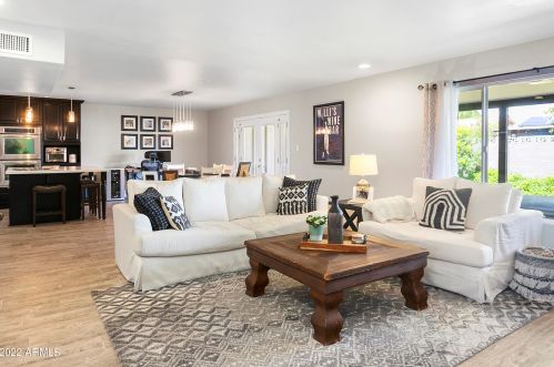 8722 Holly St, Scottsdale, AZ 85257-2915