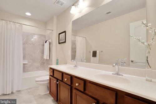 315 Lewis Washington Dr, Charles Town WV  25414-5666 exterior