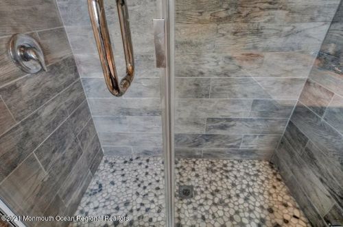 300 Deal Lake Dr, Tinton Falls NJ  07712-5136 exterior