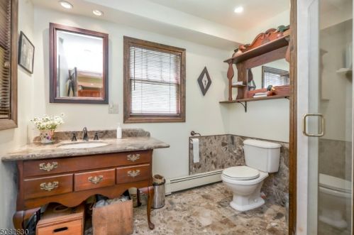 25 Darmstatter Rd, Skyline Lakes NJ  07456-1301 exterior