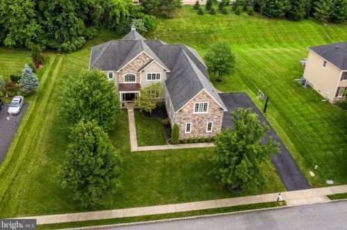8 Hudson Way, Boothwyn, PA 19060-1407