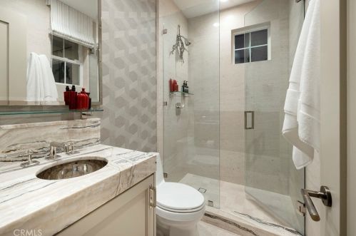 12 Tidal Surf, Newport Beach CA  92657-1905 exterior