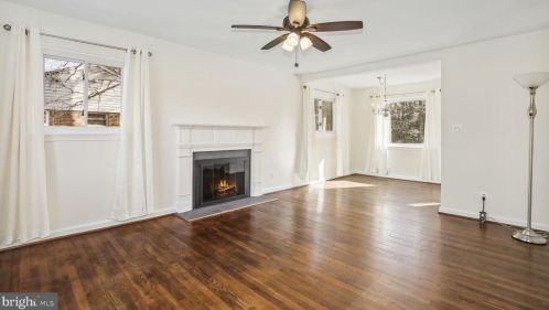 3219 Kenney Dr, Falls Church, VA 22042-3628