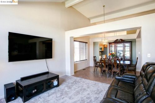 2309 Windsor Ln, Oakley CA  94561-3317 exterior