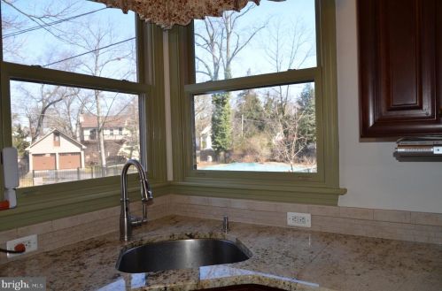 205 Lippincott Ave, Riverton NJ  08077-1309 exterior