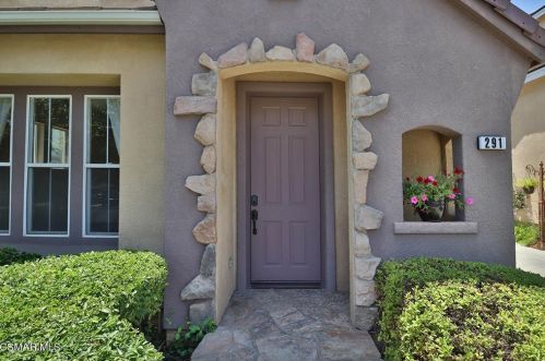 291 Rustling Heights Ct, Simi Valley, CA 93065-8236
