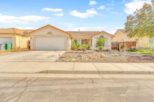 513 Winemaker St, Los Banos, CA 93635-6374