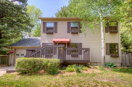 413 Hawthorne Ave, Ames, IA 50014-3572