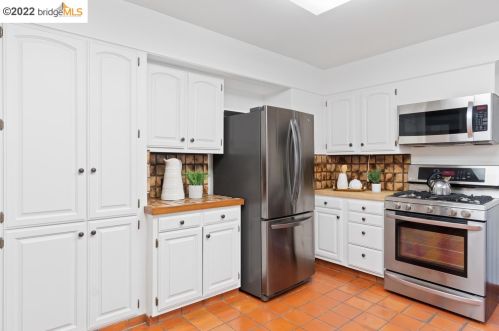 35 Craig Ave, Oakland CA  94611-3701 exterior