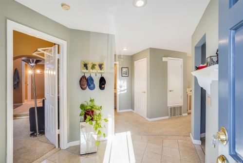 2082 Stonefield Ln, Santa Rosa CA  95403-0951 exterior